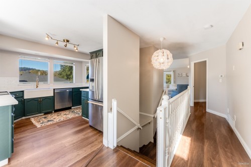 2287 Stafford Avenue, Port Coquitlam, BC - Indoor Photo Showing Other Room