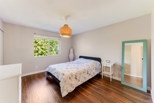 2287 Stafford Avenue, Port Coquitlam, BC - Indoor Photo Showing Bedroom