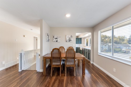2287 Stafford Avenue, Port Coquitlam, BC - Indoor Photo Showing Dining Room
