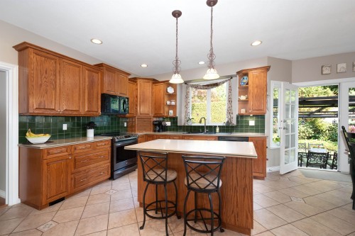 1855 Lemax Avenue, Coquitlam, BC - Indoor Photo Showing Kitchen