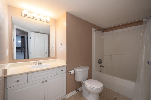 1855 Lemax Avenue, Coquitlam, BC - Indoor Photo Showing Bathroom