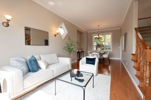 1855 Lemax Avenue, Coquitlam, BC - Indoor Photo Showing Living Room