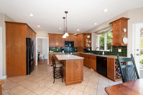 1855 Lemax Avenue, Coquitlam, BC - Indoor Photo Showing Kitchen With Double Sink