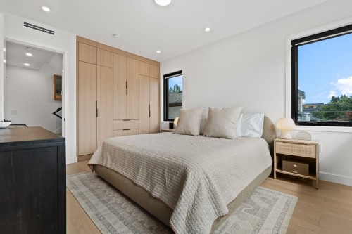2-312 37Th Avenue E, Vancouver, BC - Indoor Photo Showing Bedroom