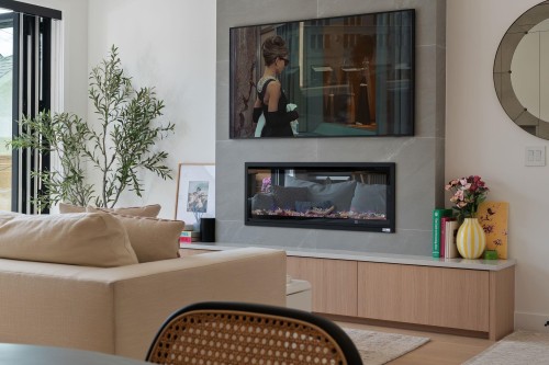 2-312 37Th Avenue E, Vancouver, BC - Indoor Photo Showing Living Room With Fireplace