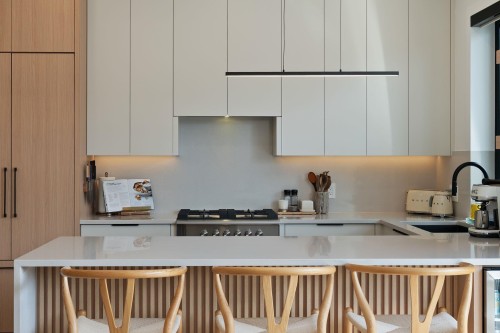2-312 37Th Avenue E, Vancouver, BC - Indoor Photo Showing Kitchen