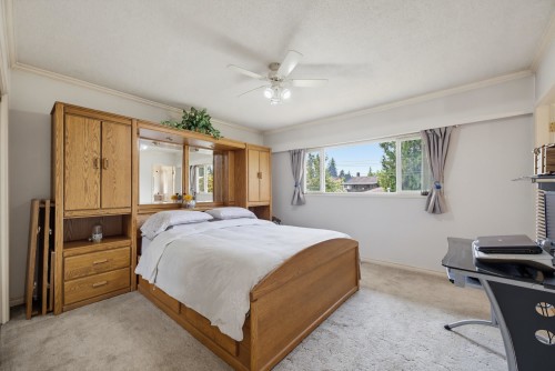 3575 Coast Meridian Road, Port Coquitlam, BC - Indoor Photo Showing Bedroom