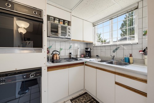 3575 Coast Meridian Road, Port Coquitlam, BC - Indoor Photo Showing Kitchen With Double Sink