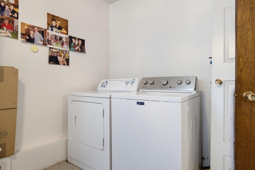 3575 Coast Meridian Road, Port Coquitlam, BC - Indoor Photo Showing Laundry Room