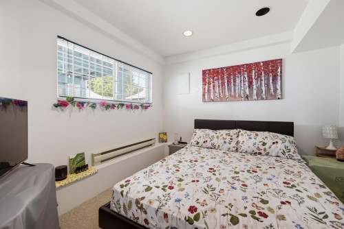 3575 Coast Meridian Road, Port Coquitlam, BC - Indoor Photo Showing Bedroom