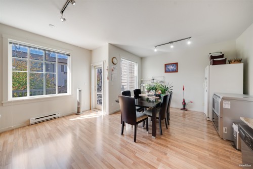 72-688 Edgar Avenue, Coquitlam, BC - Indoor Photo Showing Dining Room
