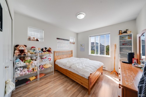 72-688 Edgar Avenue, Coquitlam, BC - Indoor Photo Showing Bedroom