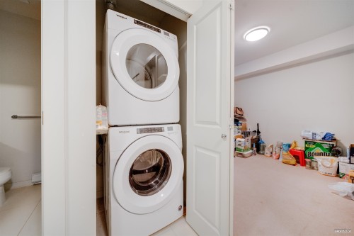 72-688 Edgar Avenue, Coquitlam, BC - Indoor Photo Showing Laundry Room