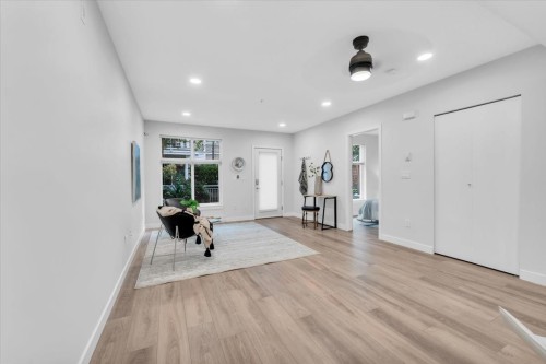 304-618 Langside Avenue, Coquitlam, BC - Indoor Photo Showing Other Room