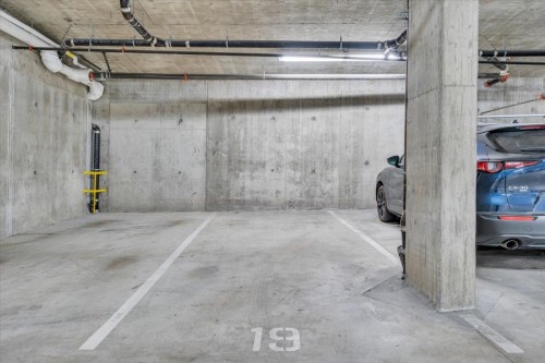 304-618 Langside Avenue, Coquitlam, BC - Indoor Photo Showing Garage