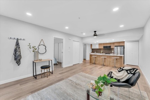 304-618 Langside Avenue, Coquitlam, BC - Indoor