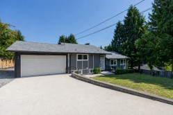 104 Bonnymuir Drive  West Vancouver, BC V7S 1L2