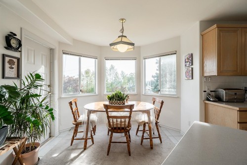 2980 Cliffrose Crescent, Coquitlam, BC - Indoor Photo Showing Dining Room