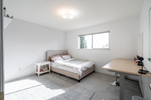 2980 Cliffrose Crescent, Coquitlam, BC - Indoor Photo Showing Bedroom