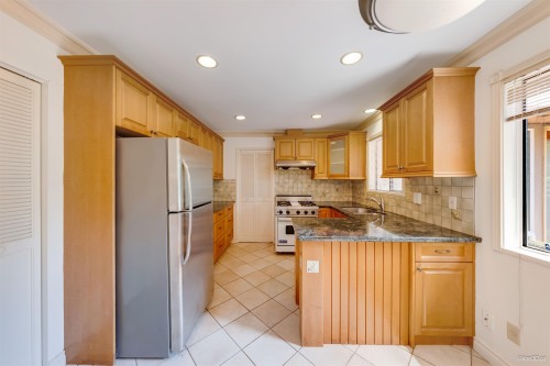 5680 Plover Court, Richmond, BC - Indoor Photo Showing Kitchen