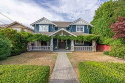 358 14th Street E North Vancouver, BC V7L 2N6