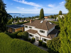 1631 22nd Street  West Vancouver, BC V7V 4E2