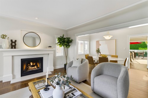 1631 22Nd Street, West Vancouver, BC - Indoor Photo Showing Living Room With Fireplace