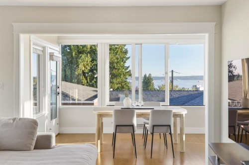 1631 22Nd Street, West Vancouver, BC - Indoor