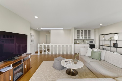 1631 22Nd Street, West Vancouver, BC - Indoor Photo Showing Living Room