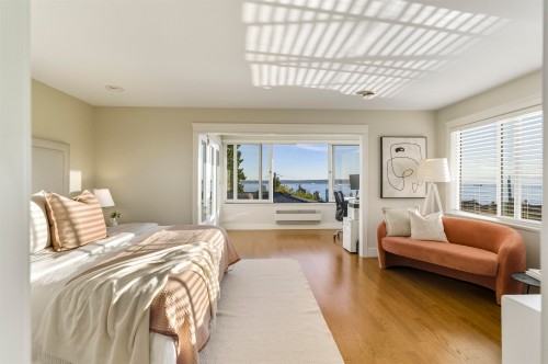 1631 22Nd Street, West Vancouver, BC - Indoor Photo Showing Bedroom