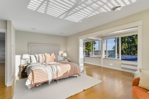 1631 22Nd Street, West Vancouver, BC - Indoor Photo Showing Bedroom
