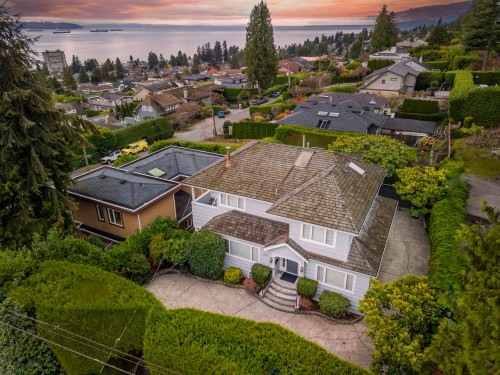 1631 22Nd Street, West Vancouver, BC - Outdoor With Body Of Water