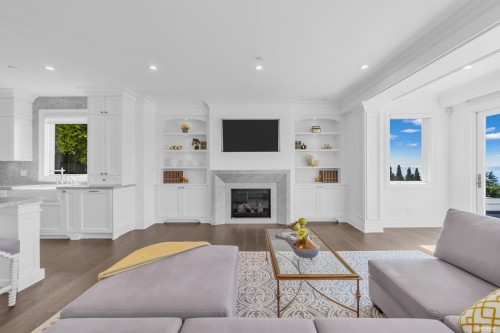 4135 Burkehill Place, West Vancouver, BC - Indoor Photo Showing Living Room With Fireplace