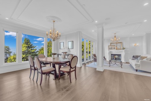 4135 Burkehill Place, West Vancouver, BC - Indoor Photo Showing Dining Room With Fireplace