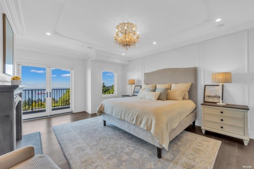 4135 Burkehill Place, West Vancouver, BC - Indoor Photo Showing Bedroom