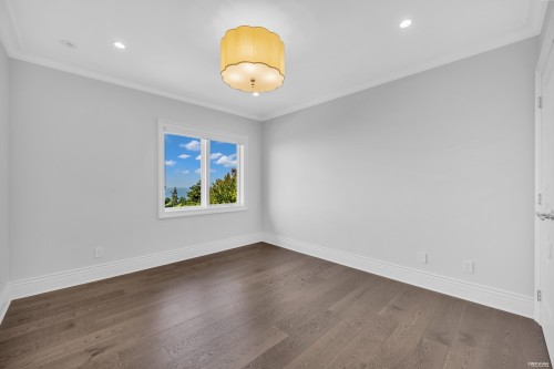 4135 Burkehill Place, West Vancouver, BC - Indoor Photo Showing Bedroom