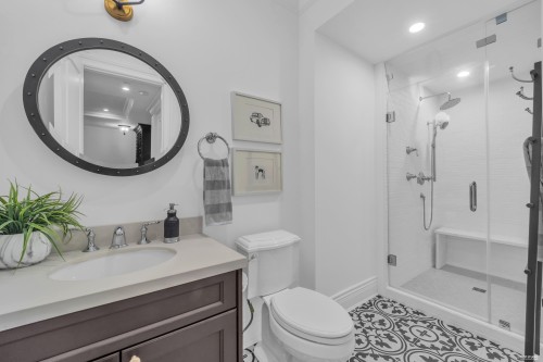 4135 Burkehill Place, West Vancouver, BC - Indoor Photo Showing Laundry Room