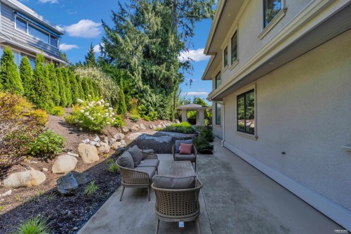 4135 Burkehill Place, West Vancouver, BC - Outdoor