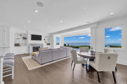 4135 Burkehill Place, West Vancouver, BC - Indoor With Fireplace
