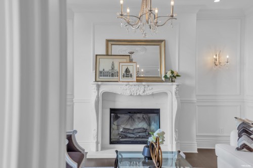 4135 Burkehill Place, West Vancouver, BC - Indoor Photo Showing Living Room With Fireplace