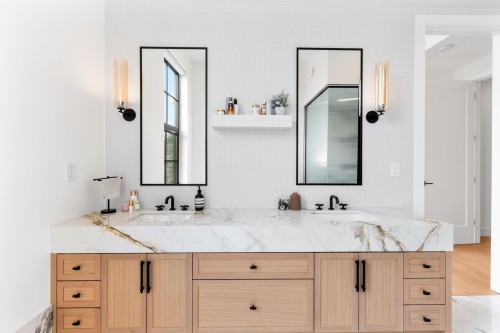 944 Caithness Crescent, Port Moody, BC - Indoor Photo Showing Bathroom