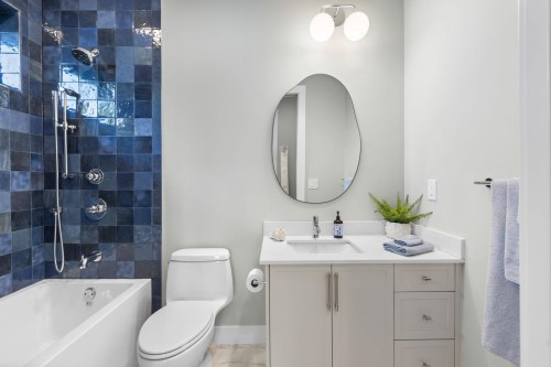 944 Caithness Crescent, Port Moody, BC - Indoor Photo Showing Bathroom