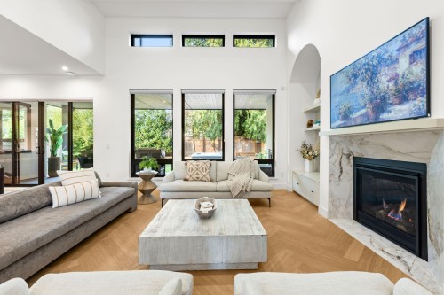 944 Caithness Crescent, Port Moody, BC - Indoor Photo Showing Living Room With Fireplace