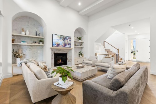 944 Caithness Crescent, Port Moody, BC - Indoor Photo Showing Living Room With Fireplace