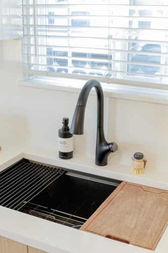 1808 51St Avenue E, Vancouver, BC - Indoor Photo Showing Kitchen