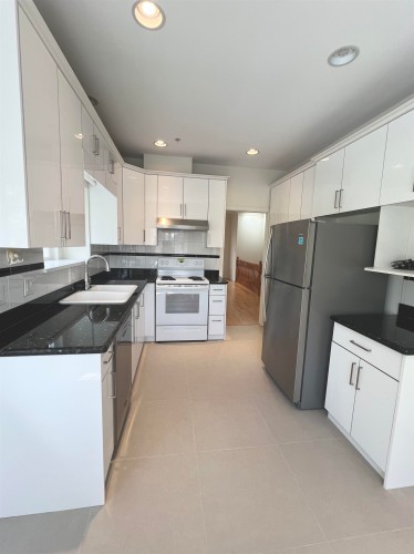 1808 51St Avenue E, Vancouver, BC - Indoor Photo Showing Kitchen