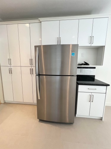 1808 51St Avenue E, Vancouver, BC - Indoor Photo Showing Kitchen