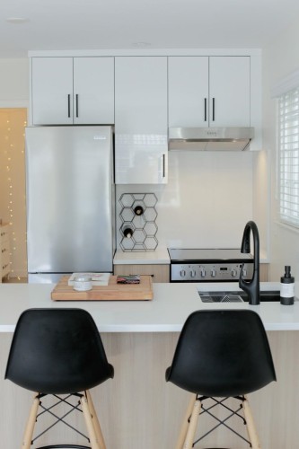 1808 51St Avenue E, Vancouver, BC - Indoor Photo Showing Kitchen