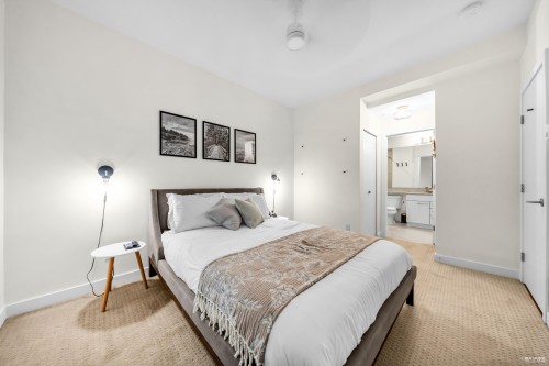 201-5460 Broadway, Burnaby, BC - Indoor Photo Showing Bedroom