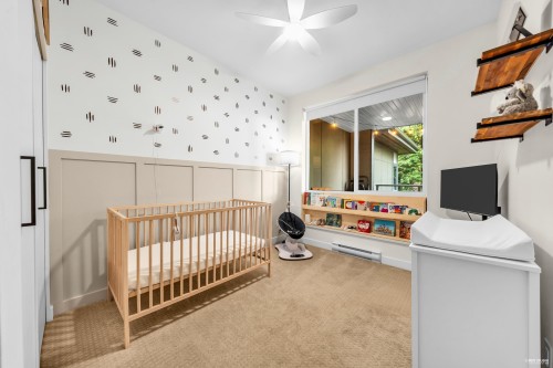 201-5460 Broadway, Burnaby, BC - Indoor Photo Showing Bedroom